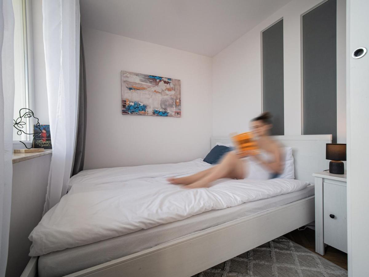 Coco Kolobrzeska 42 Apartment